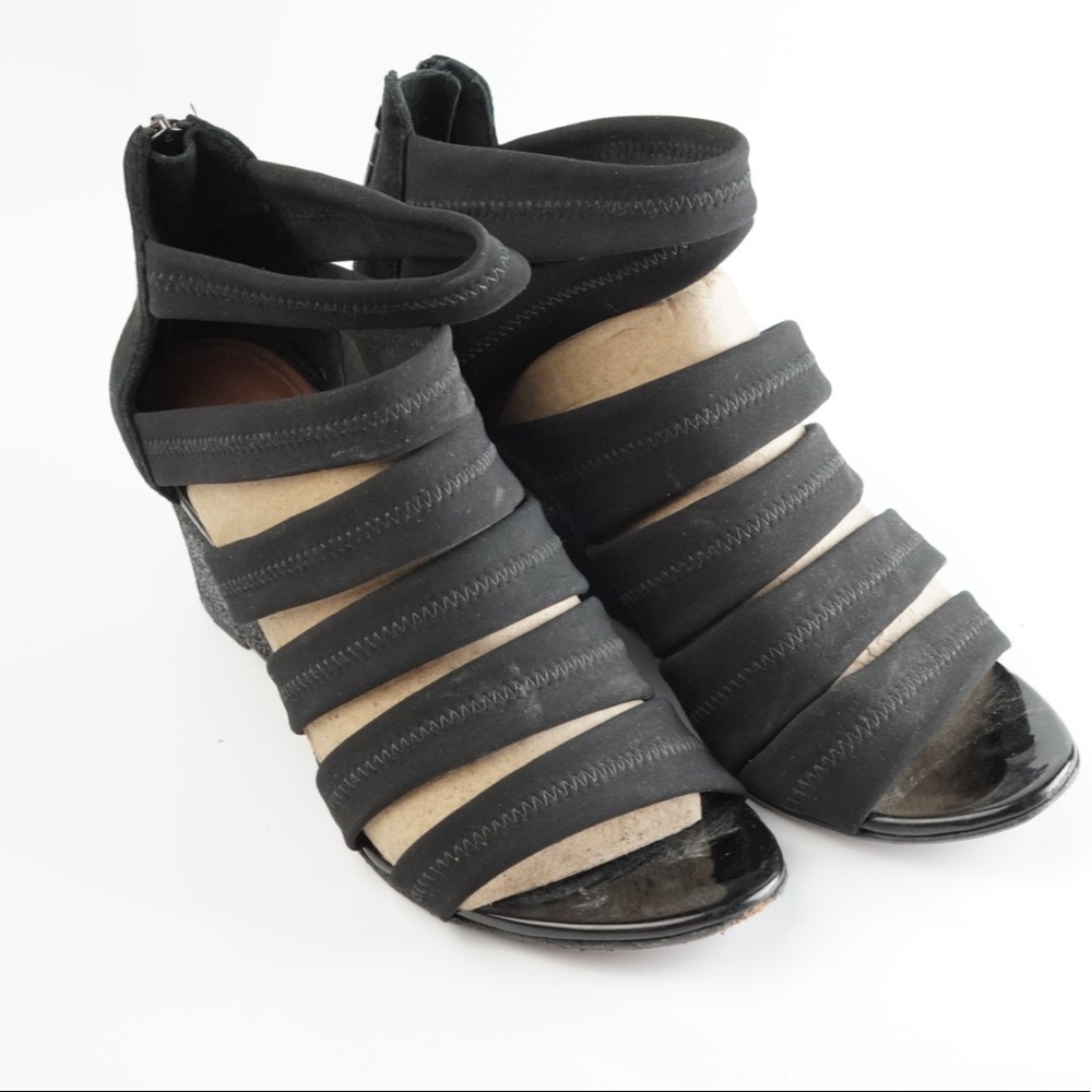Donald Pliner heels